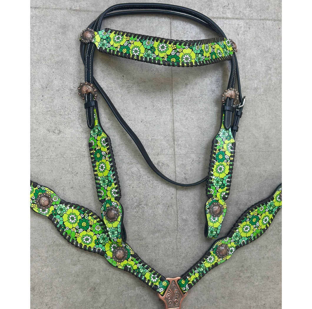 Green Flowers Tack Set