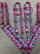 Load image into Gallery viewer, Hawaiian Flowers Tack Sets