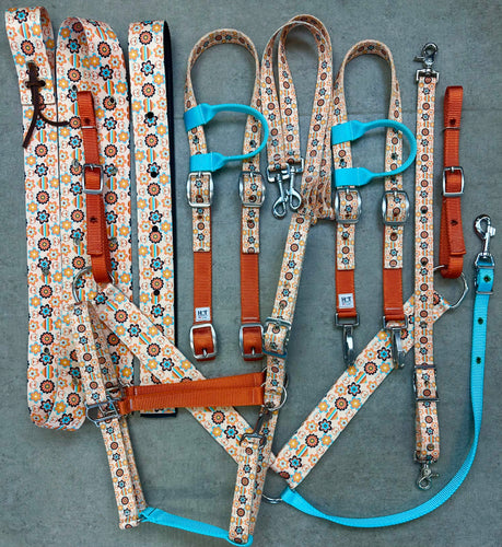 Retro Peace Tack