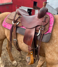 Load image into Gallery viewer, Wither Relief Rainbow Cheetah Saddle Pad