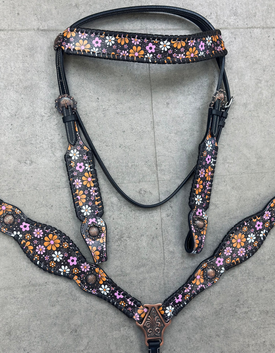 Spooky Blooms Tack Set