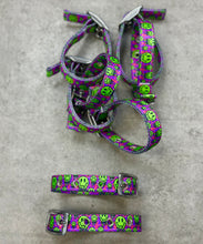 Load image into Gallery viewer, Trippy Smiles Tack