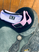 Load image into Gallery viewer, Lavender and Black 15” Saddle