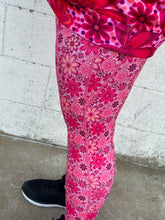 Load image into Gallery viewer, Patterned Yoga Pants