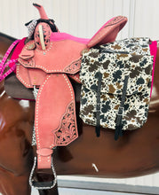 Load image into Gallery viewer, Cowhide Saddle Bags