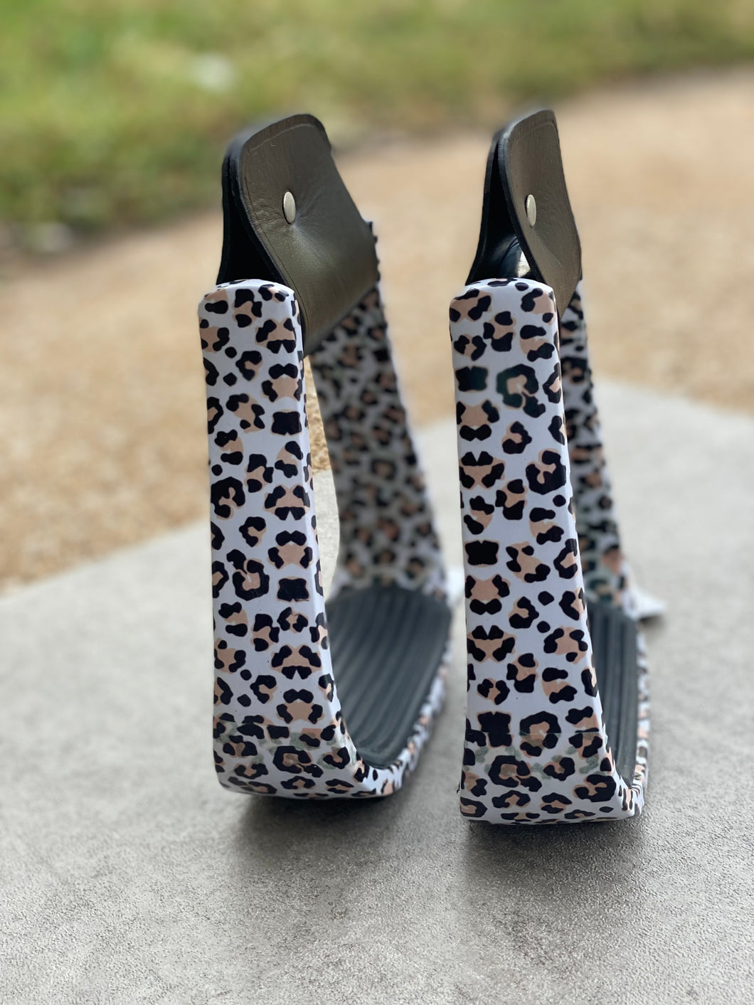 Patterned Stirrups